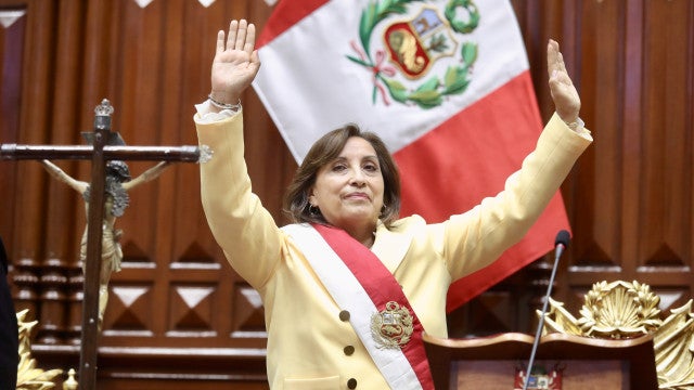 Nova presidente do Peru pedirá ao Congresso que antecipe eleições
