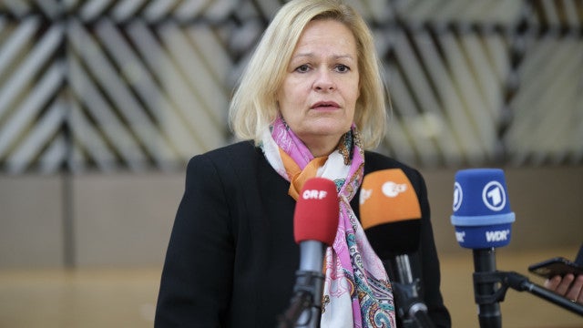 Ministra pede mais controle de armas na Alemanha após conspiração extremista