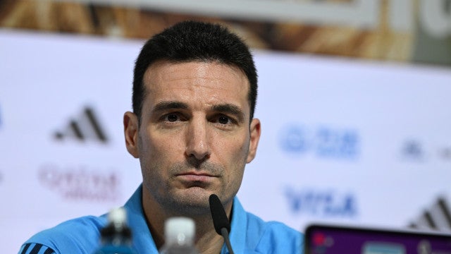 Scaloni agradece torcida argentina após tri mundial no Catar: ‘Foi o 12º jogador’