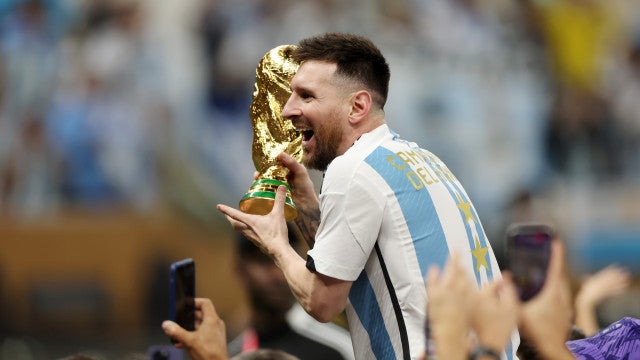 Objeto de desejo, troféu da Copa não pode ser tocado por qualquer um