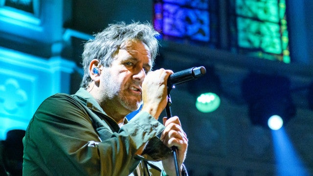 Morre Terry Hall, líder e vocalista da banda The Specials, aos 63 anos