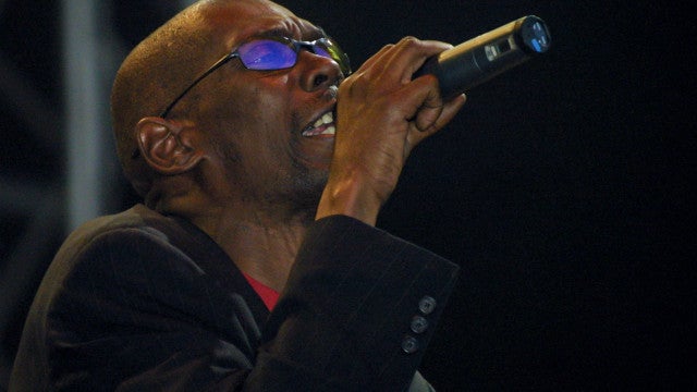 Morre Maxi Jazz, vocalista do grupo de música eletrônica Faithless, aos 65 anos