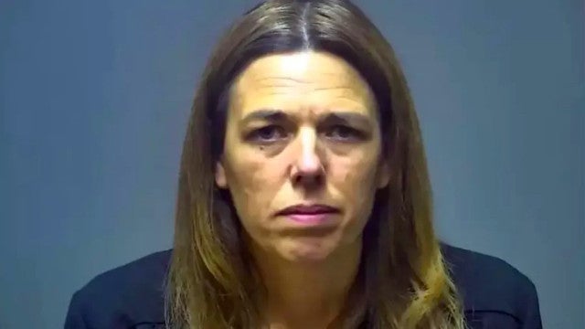 Jovem sofre bullying virtual e descobre que ataques virtuais vinham da mãe