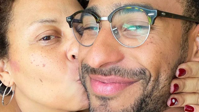 Joshua, filho de Pelé, chega ao hospital para encontrar a família