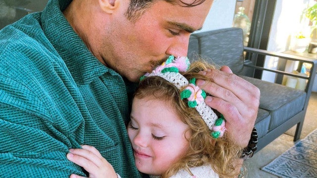 Zac Efron encanta ao revelar fotografias com a irmã mais nova