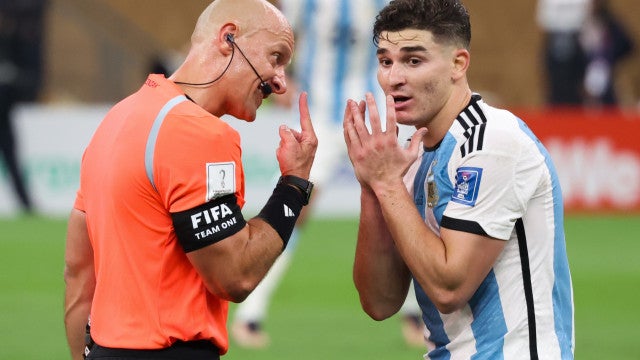 Zamorano afirma que argentino Julián Álvarez é mais completo que Haaland e Mbappé