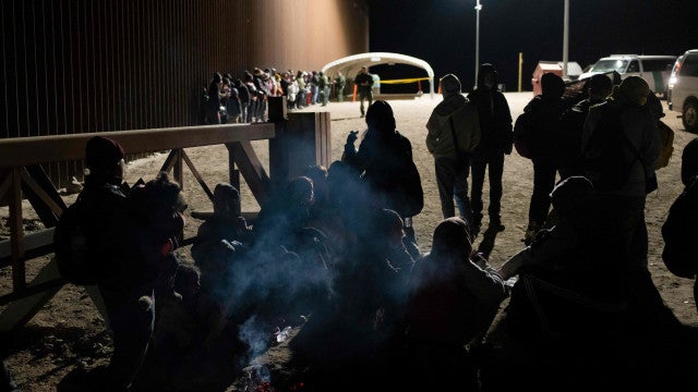 Suprema Corte dos EUA dá nova decisão a favor de medida que permite expulsar imigrantes