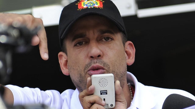 Líder da oposição na Bolívia é preso, e apoiadores bloqueiam aeroporto