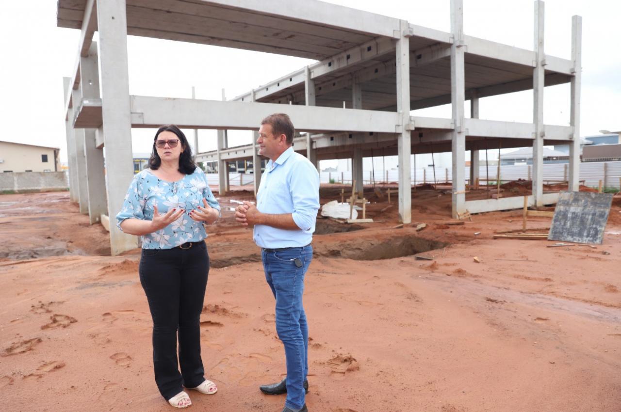Prefeito em exercício verifica andamento de obras e reforma nas escolas municipais de Sorriso