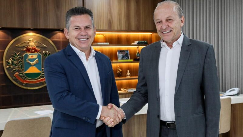 Governador em exercício sanciona leis criando programa para melhorar desempenho e prêmio para estudantes destaque em MT