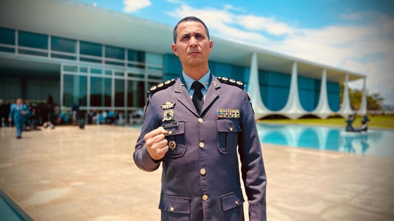 Democracia não se faz com badernas e agressividade