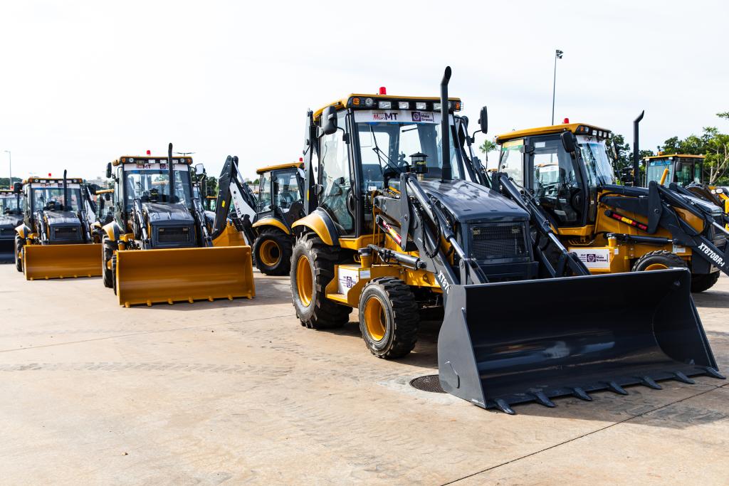 Governo de MT investiu R$ 256 milhões para entrega de 442 maquinários para prefeituras em 2 anos