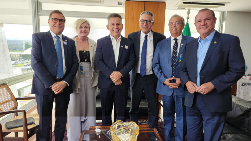 Mendes se reúne com ministro, critica concessão e defende estadualização de parque em Mato Grosso