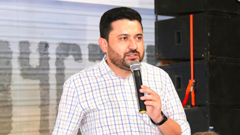 Prefeito inaugura asfaltamento em distrito de Colíder e agradece apoio de governador