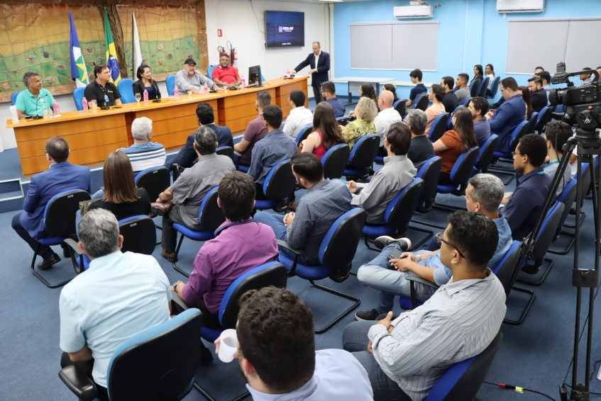 Associação dos Engenheiros Eletricista de MT empossa 1° mulher presidente