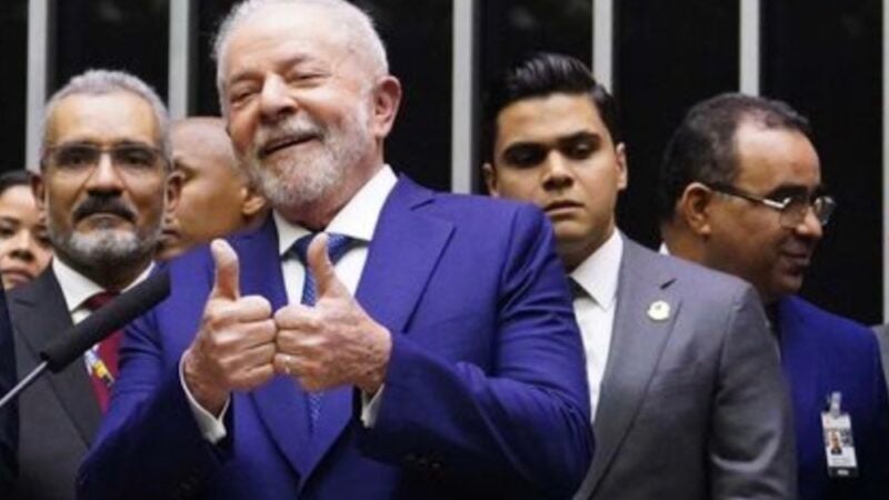 Lula é empossado para 3º mandato e diz que ‘direitos da população, democracia e soberania serão pilares do governo’