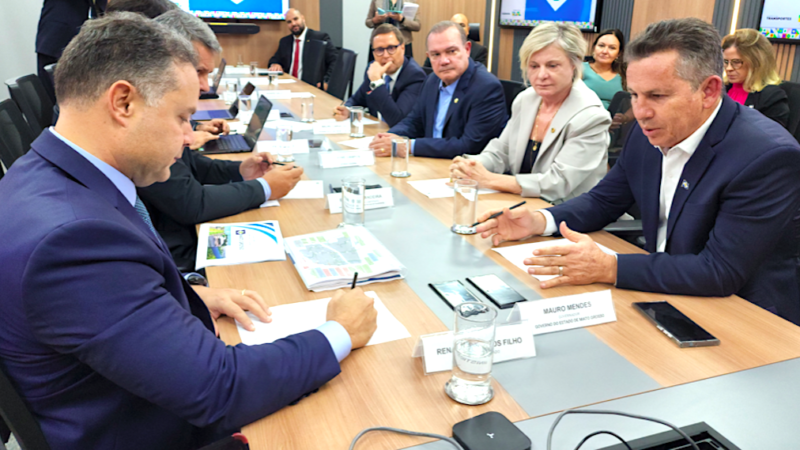 Governador se reúne com ministro dos Transportes para agilizar liberação da obra da ferrovia Sinop-Miritituba