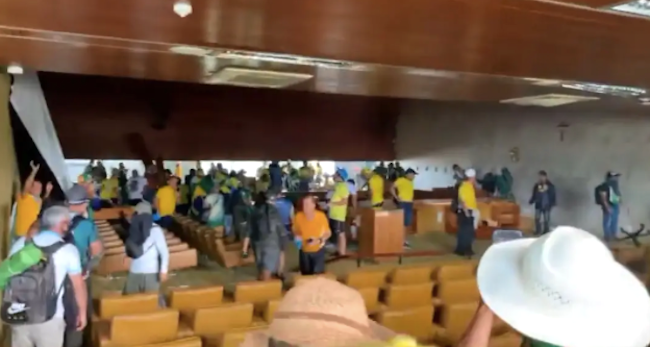 Governador, presidentes de tribunais em Mato Grosso e OAB condenam vandalismo no STF, Planalto e Congresso