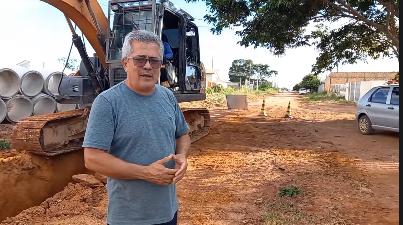 Vereador Zilmar visita obras de canalização da rua dos Tamburis em Guarantã do Norte
