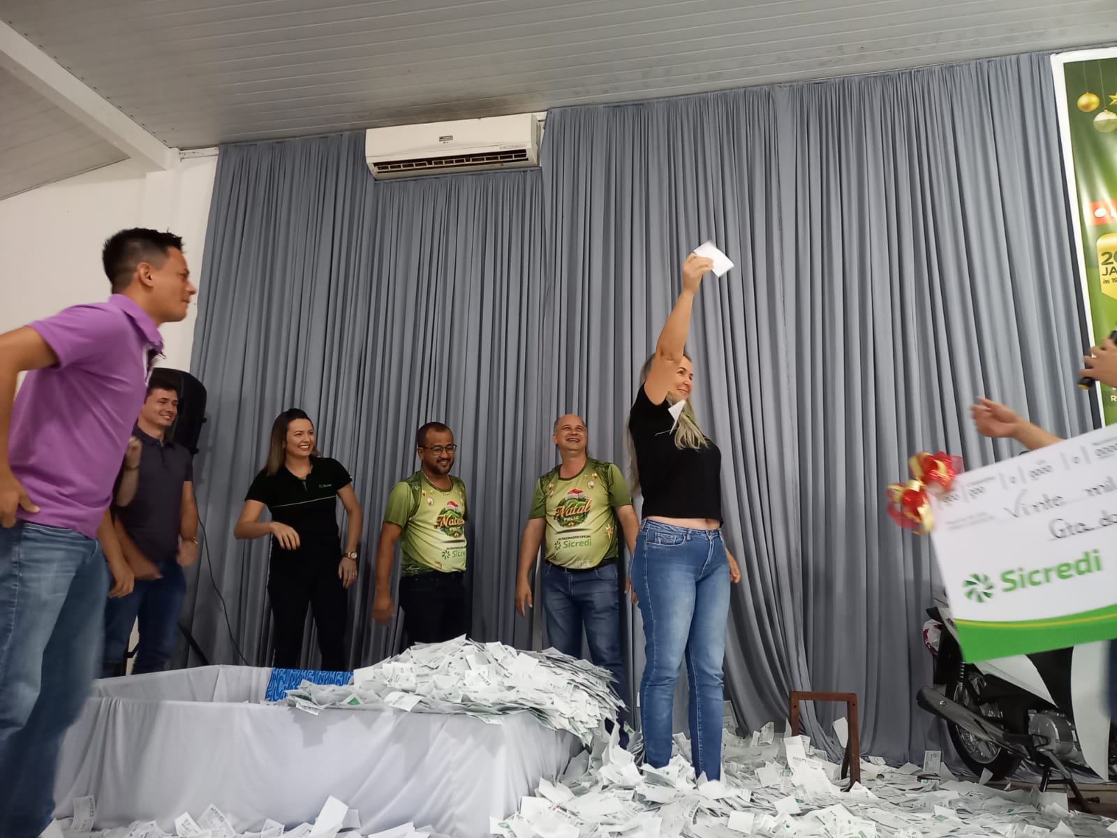 ACEG realizou o sorteio da promoção Natal feliz