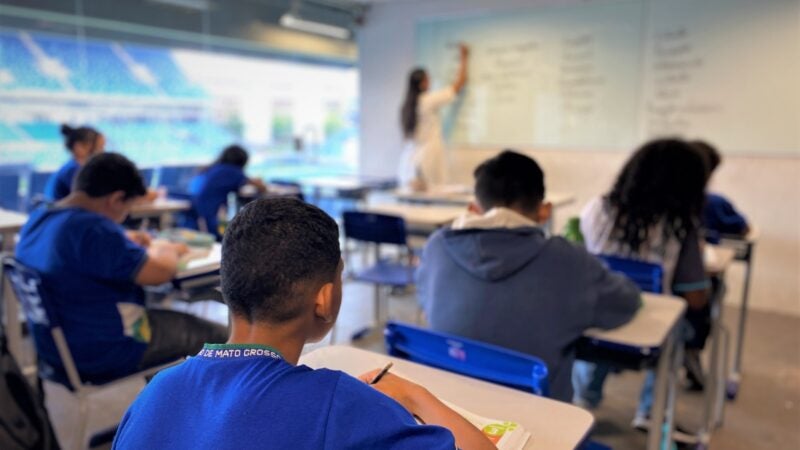 MT está entre os quatro estados com maior salário para professor da rede pública