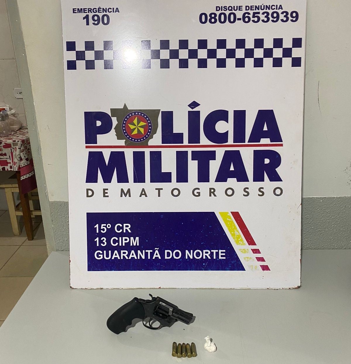 Homem é preso com arma em punho dentro de uma pizzaria em Guarantã do Norte