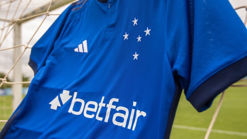 Cruzeiro anuncia Betfair como novo patrocinador máster; parceria turbina Raposa na volta à Série A