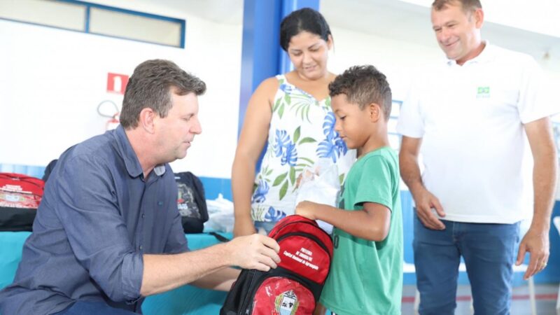 Prefeitura de Sorriso inicia entrega de kits escolares aos alunos da rede municipal