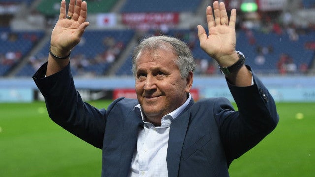 Em vídeo, Zico pede a torcedores fim de xingamentos a Pelé e Maradona: ‘Parem’