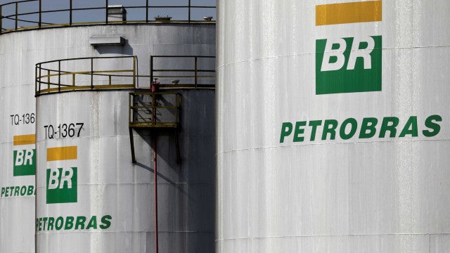 PT estuda plano para manter refinarias com a Petrobras