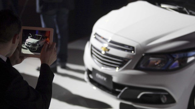 Onix e Corolla lideram lista de mais vendidos de 2022 em site de segunda mão