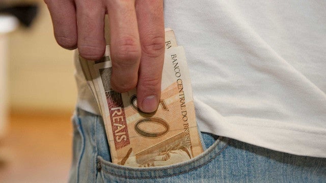 Impostos pagos por brasileiros em 2022 passam de R$ 2,8 trilhões