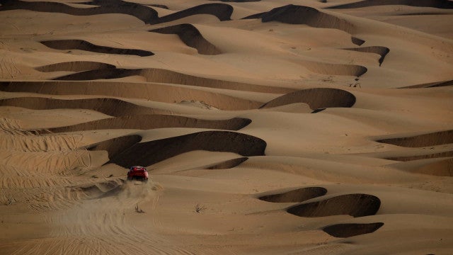 Torcedor italiano morre após acidente nas dunas do Rally Dakar