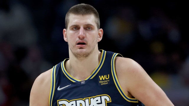 Nuggets superam desfalcados Lakers com triplo-duplo de Jokic e lideram no Oeste