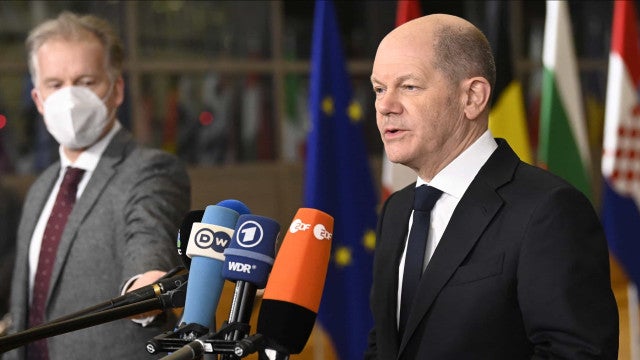 Atos pelo clima e pressão sobre a guerra refletem crise de identidade em aliança de Scholz