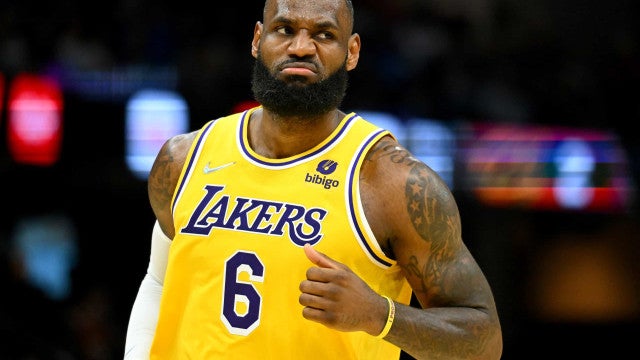 LeBron brilha, faz história na NBA, mas Lakers perdem mais uma; Celtics tropeçam