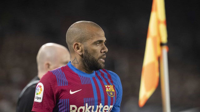 Amiga de vítima diz que Daniel Alves também passou a mão em suas partes íntimas