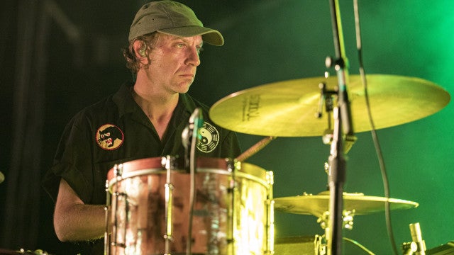 Morre Jeremiah Green, baterista da banda Modest Mouse, aos 45 anos