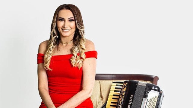 Cantora Rita de Cássia morre aos 49 anos