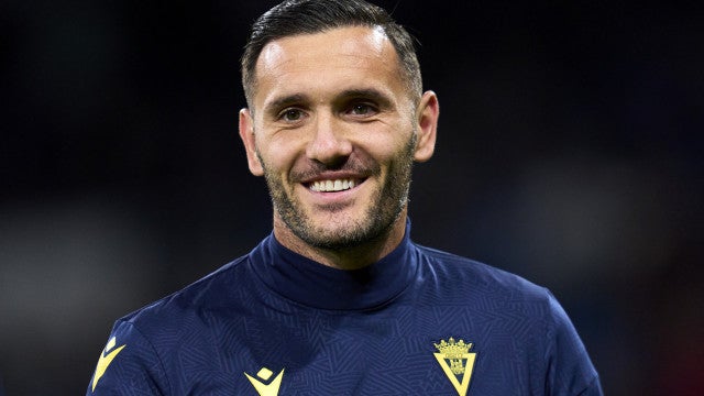 Lucas Pérez paga R$ 3 milhões para defender clube da 3ª divisão espanhola