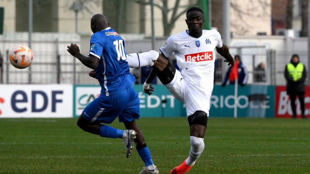 Jogador está no CTI após entrada violenta na Taça de França