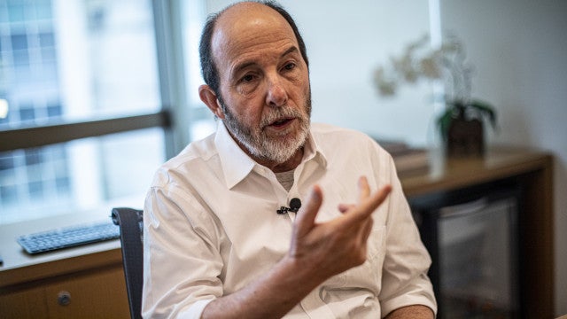 PT não precisa ajoelhar no milho, mas mostrar que aprendeu com seus erros, diz Arminio Fraga