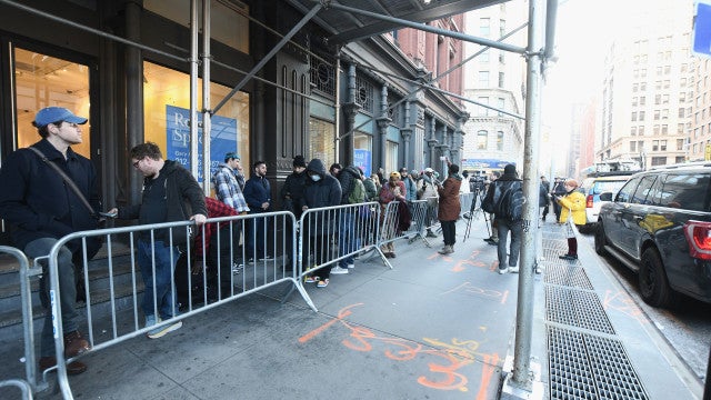 Primeira loja oficial de maconha em Nova York abre com filas e plano de venda online