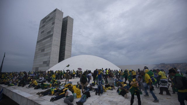 Atos golpistas reuniram ex-BBB, políticos, influenciadores e servidores