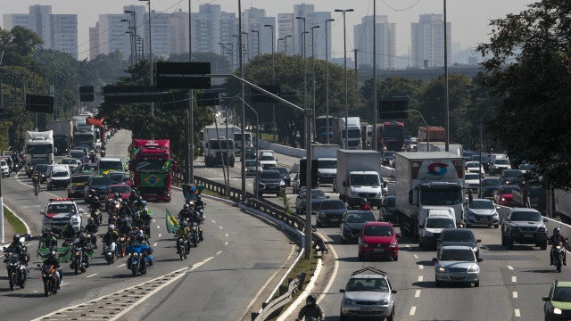 Protesto bloqueia a Marginal Tietê em São Paulo