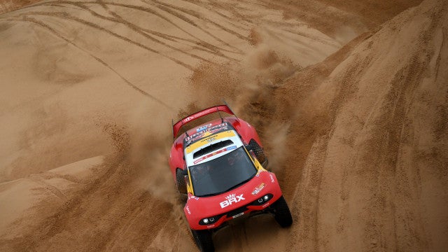 Sébastien Loeb vence etapa especial do Rali Dakar; brasileiro fica em 7º