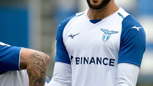 Felipe Anderson marca, Lazio vence fora, e cola no pelotão de frente do Italiano