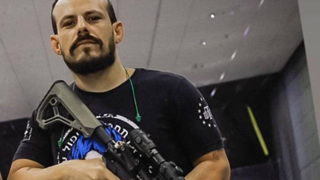 Advogado pró-armas baleado em ressonância estava com pistola e 30 munições