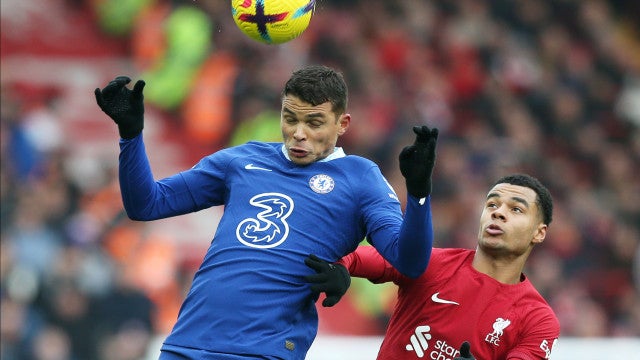 Liverpool e Chelsea empatam sem gols e podem ficar mais longe do G4 no Inglês