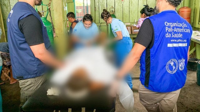 Yanomâmi que teve foto divulgada morre por grave quadro de desnutrição